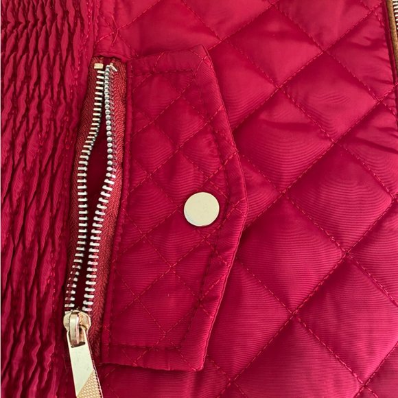 Red Vest - Picture 4 of 6